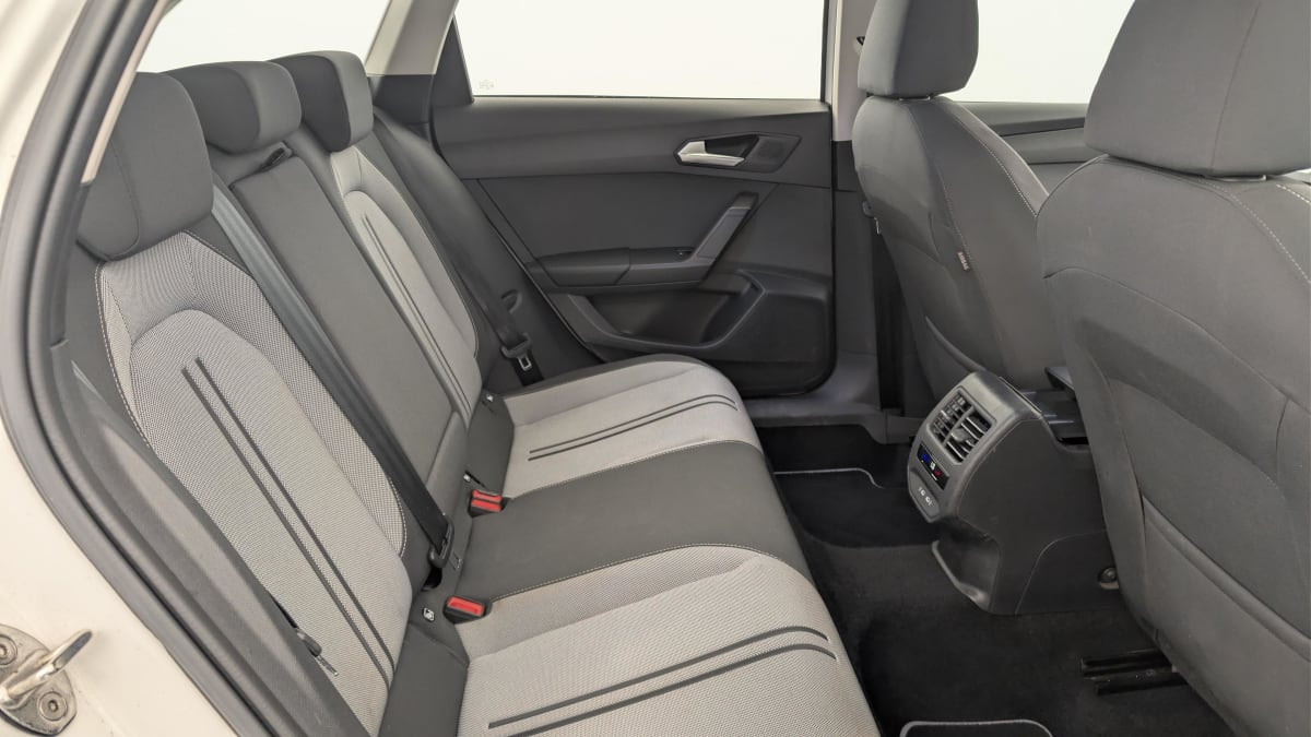 Vente en ligne Seat Leon Sportstourer 1.0 TSI 110 BVM6 Reference au prix de 19 240 €