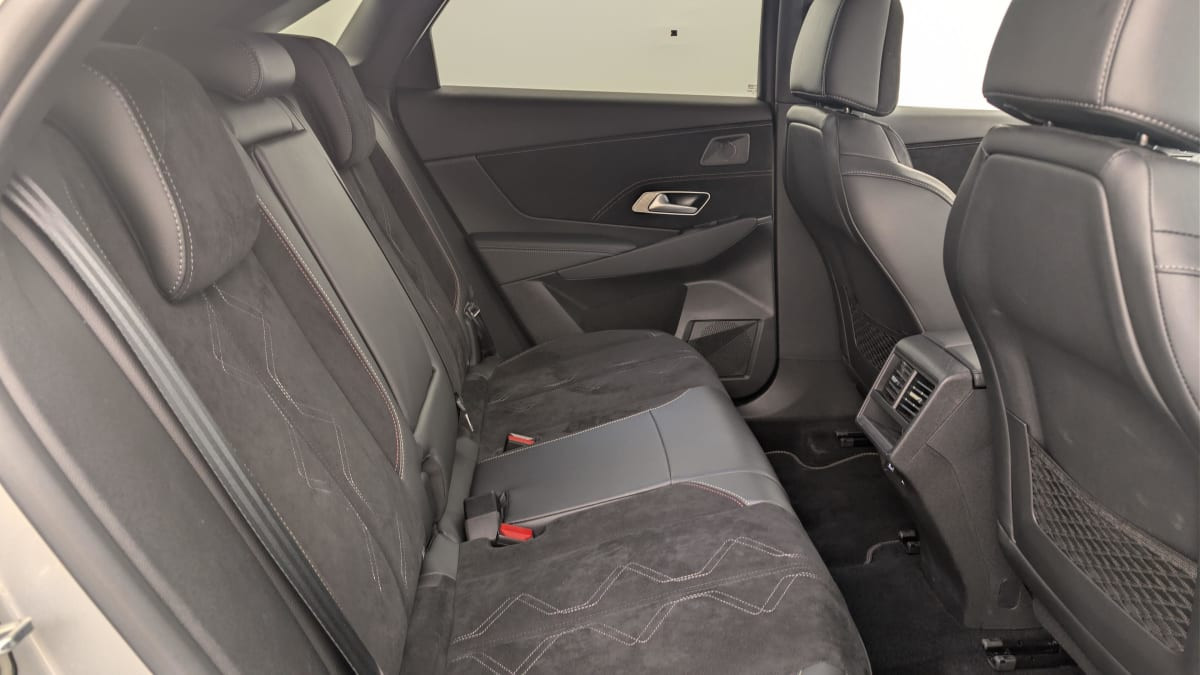 Vente en ligne Ds DS7 Crossback BlueHDi 130 EAT8 Performance Line + au prix de 29 030 €