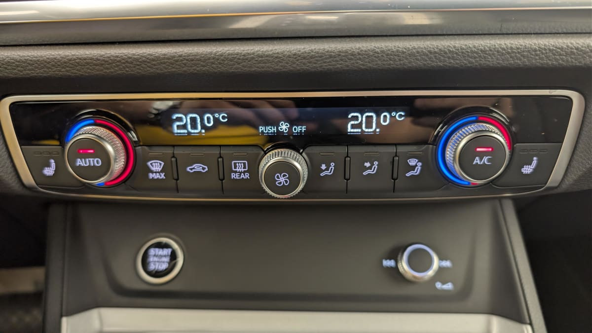Vente en ligne Audi Q3 35 TDI 150 ch S tronic 7 Design au prix de 32 630 €
