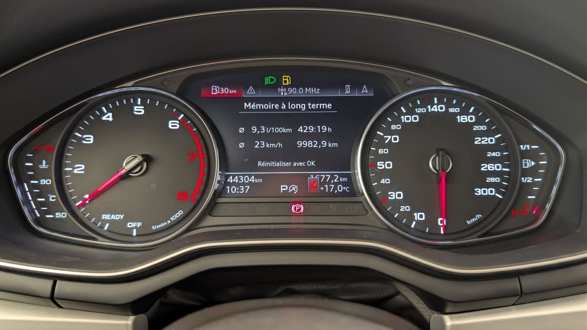 Vente en ligne Audi A4 Avant 35 TFSI 150 S tronic 7 Design au prix de 23 360 €