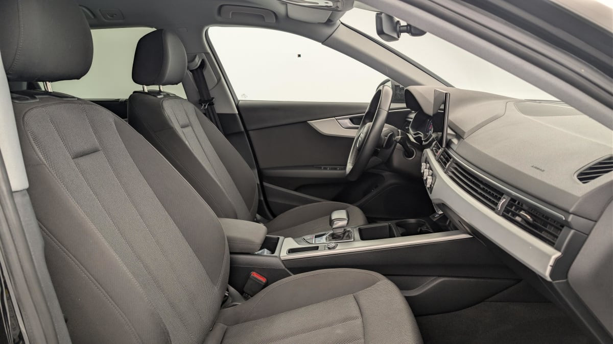 Vente en ligne Audi A4 Avant 35 TFSI 150 S tronic 7 Design au prix de 23 360 €