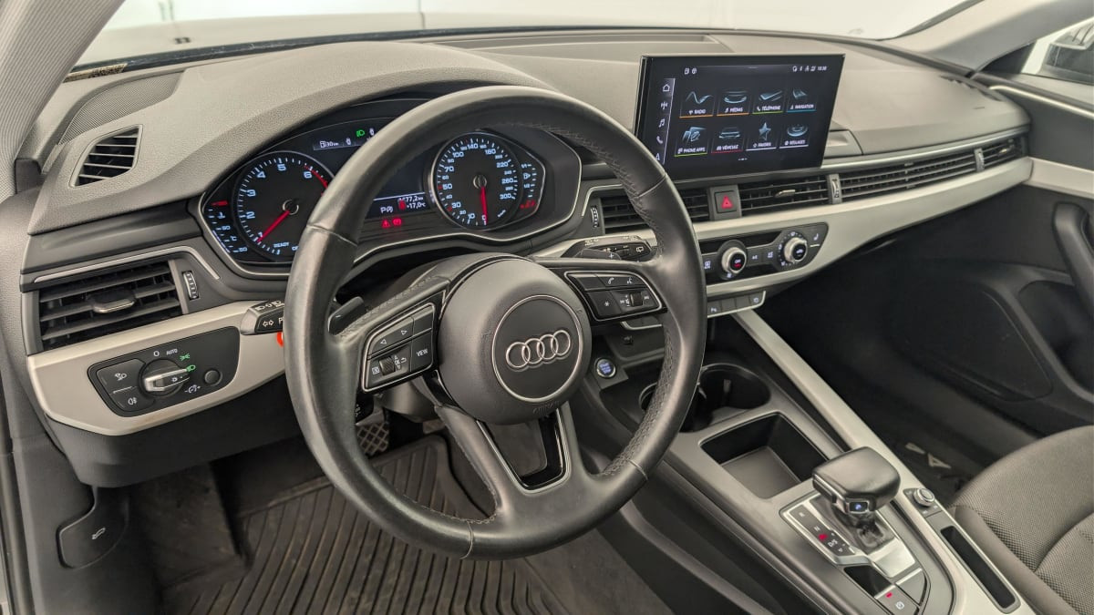 Vente en ligne Audi A4 Avant 35 TFSI 150 S tronic 7 Design au prix de 23 360 €