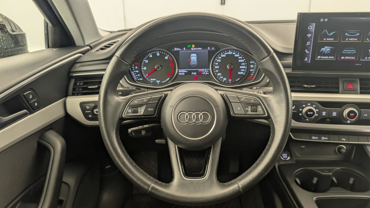Vente en ligne Audi A4 Avant 35 TFSI 150 S tronic 7 Design au prix de 23 360 €