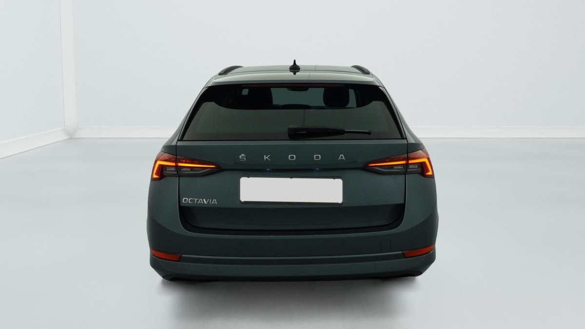 Vente en ligne Skoda Octavia Combi 2.0 TDI 116 ch Ambition au prix de 21 300 €