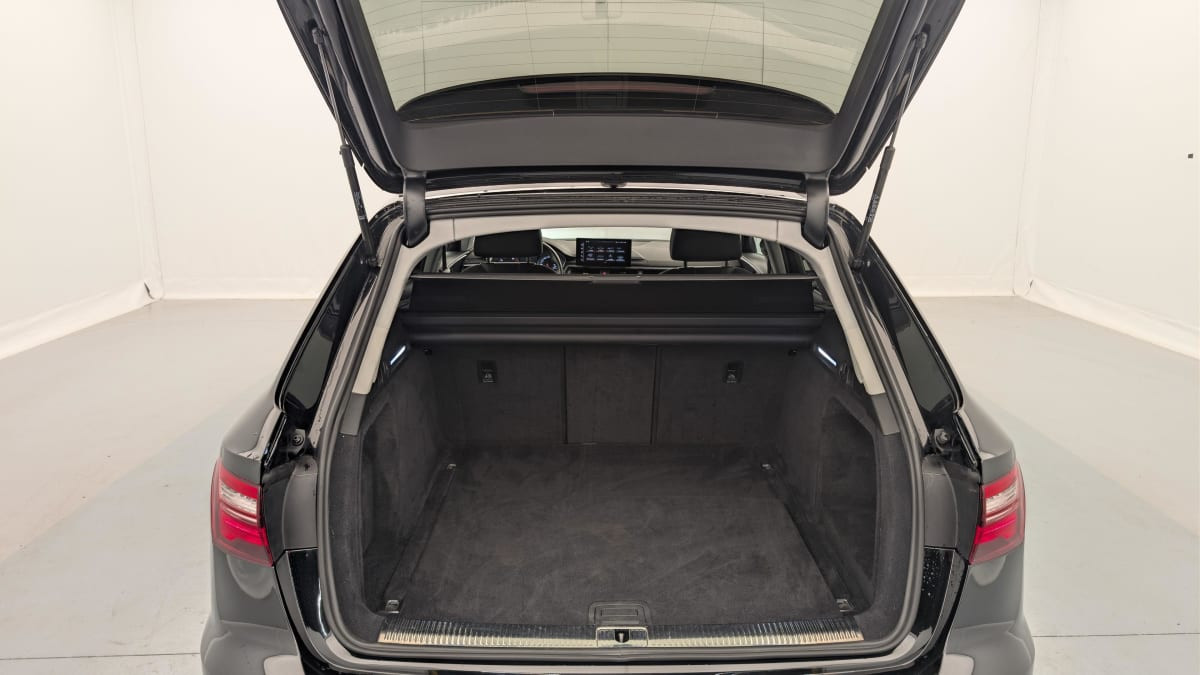 Vente en ligne Audi A4 Avant 35 TFSI 150 S tronic 7 Design au prix de 23 360 €