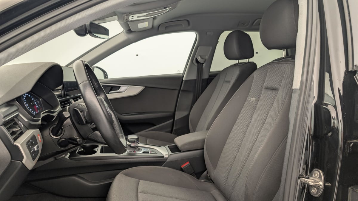 Vente en ligne Audi A4 Avant 35 TFSI 150 S tronic 7 Design au prix de 23 360 €