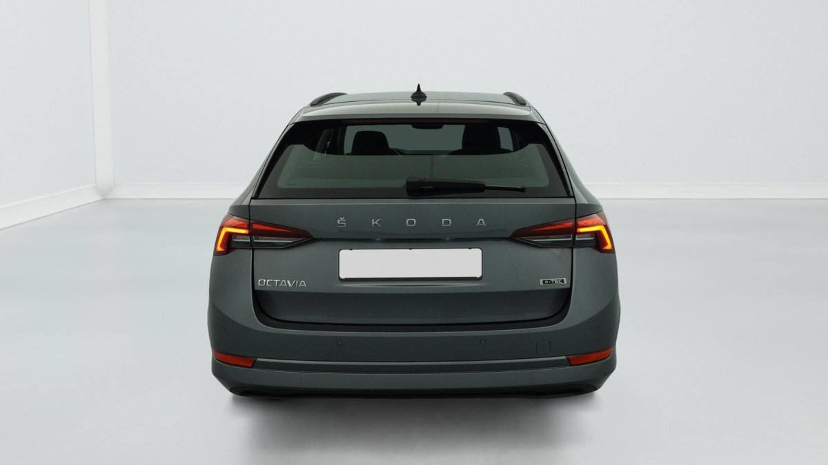 Vente en ligne Skoda Octavia Combi 1.0 TSI mHEV e-TEC 110 ch DSG7 Ambition au prix de 23 360 €
