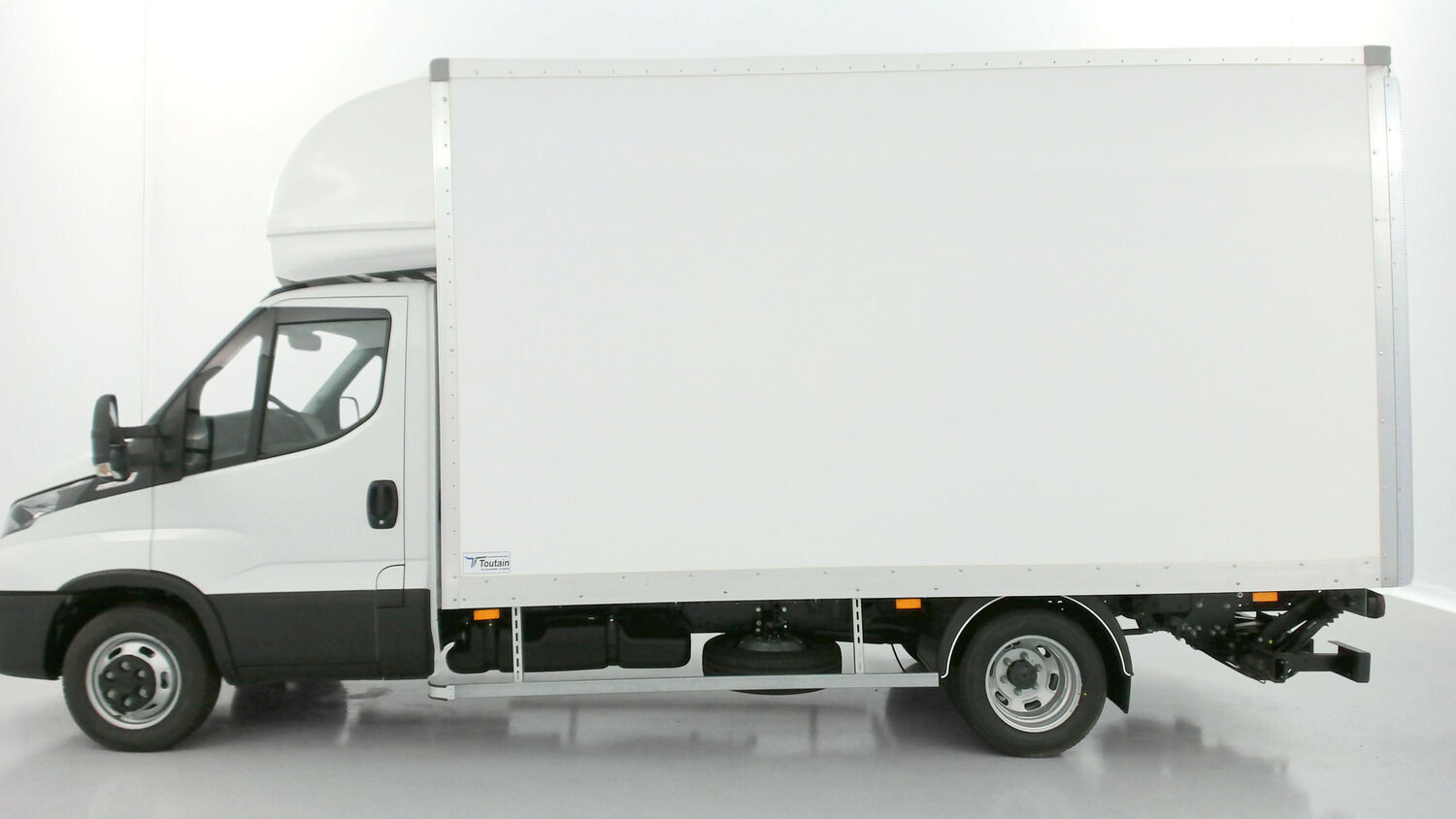 Vente en ligne Iveco Daily DAILY III 35C18HA8 4100 3.0 180ch Caisse 20m³ Toutain au prix de 62 480 €