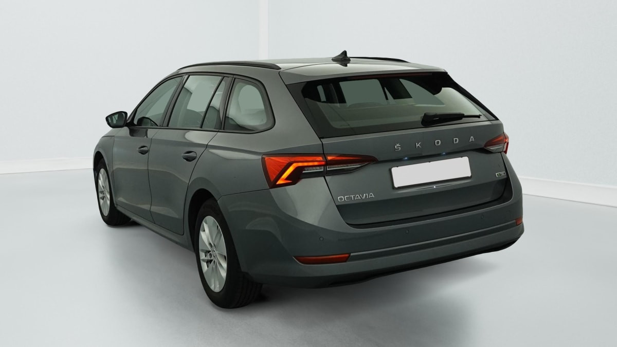 Vente en ligne Skoda Octavia Combi 1.0 TSI mHEV e-TEC 110 ch DSG7 Ambition au prix de 23 360 €