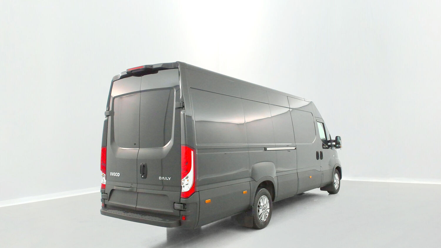 Vente en ligne Iveco Daily DAILY 35S16A8 4100 2.3 156ch 16m³ Hi-Matic au prix de 45 920 €
