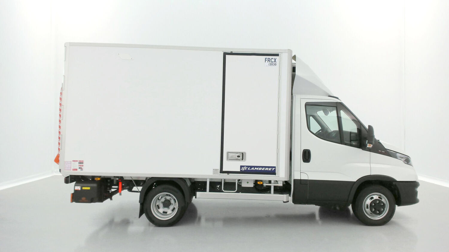 Vente en ligne Iveco Daily DAILY III 35C16H 3450 3.0 160ch Frigo Lamberet au prix de 71 120 €