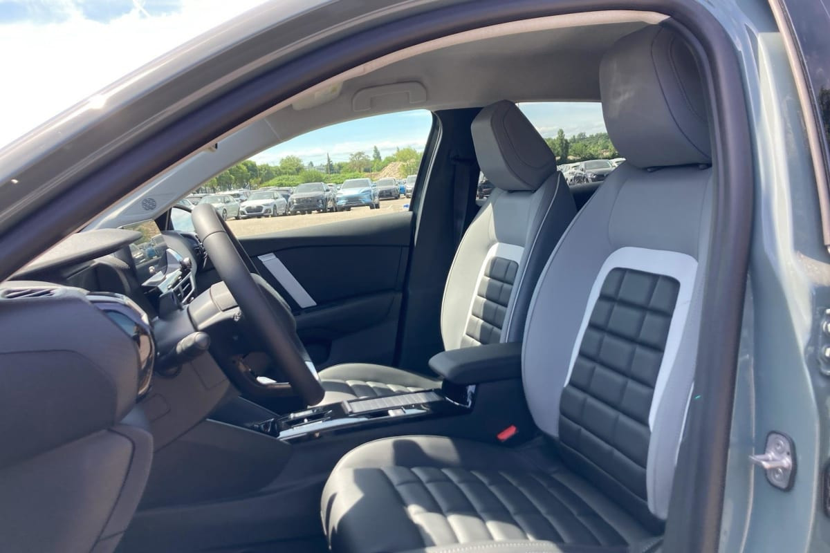 Vente en ligne Citroën C4 Hybride 145 e-DCS6 Max au prix de 23 680 €