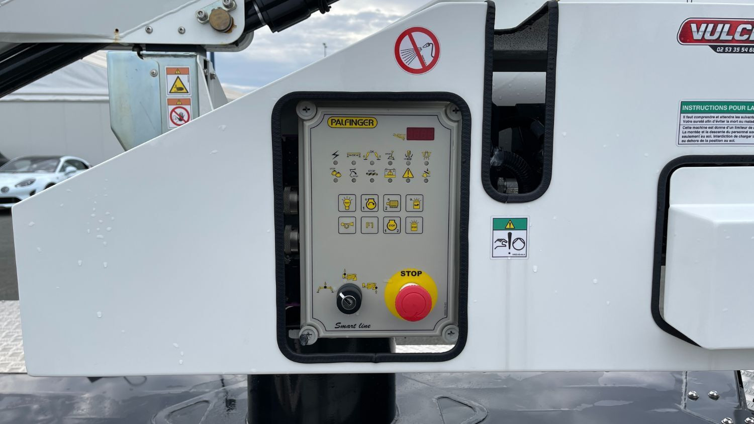 Vente en ligne Iveco Daily DAILY 35S14H 3750 2.3 136ch Nacelle Smart P170 TXE E au prix de 85 520 €