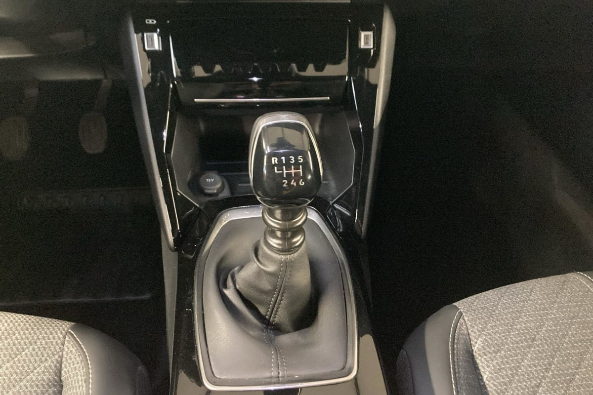Vente en ligne Peugeot 2008 100 S S BVM6 Allure au prix de 17 890 €