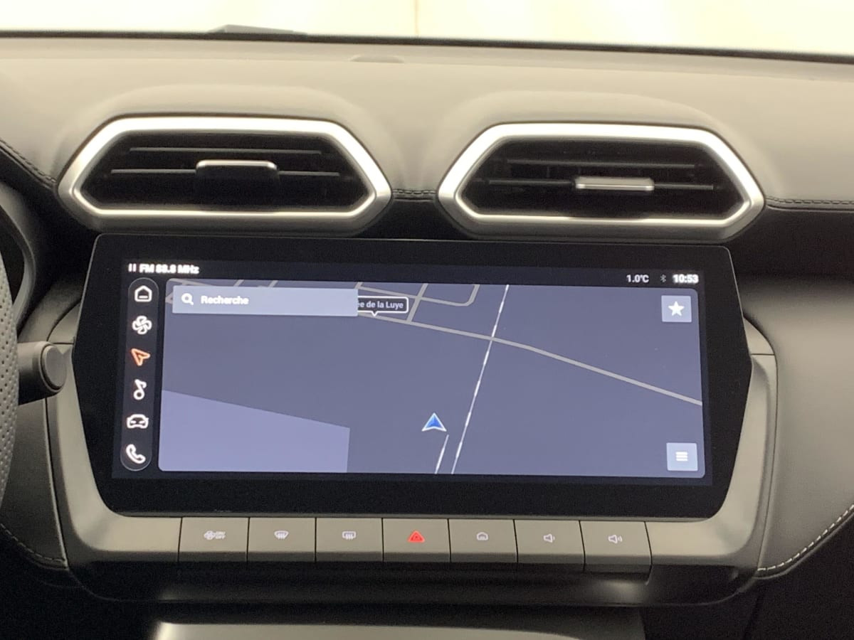 Vente en ligne Mg ZS 1.5 L Hybrid+ 197 ch Luxury au prix de 23 160 €