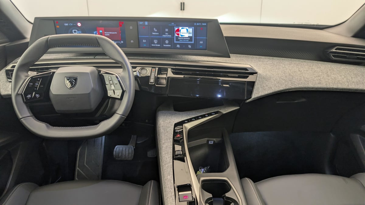Vente en ligne Peugeot 3008 Hybrid 145 e-DCS6 Allure au prix de 28 510 €