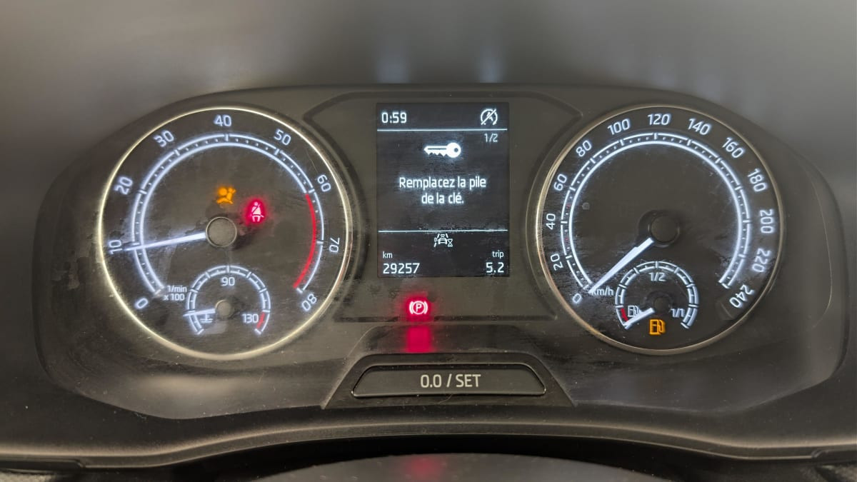 Vente en ligne Skoda Fabia 1.0 TSI 95 CH BVM5 AMBITION au prix de 14 610 €