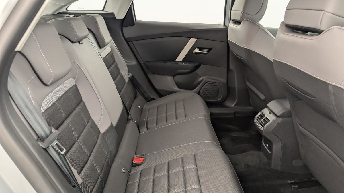 Vente en ligne Citroën C4 Hybride 145 ch e-DCS6 Business au prix de 22 330 €
