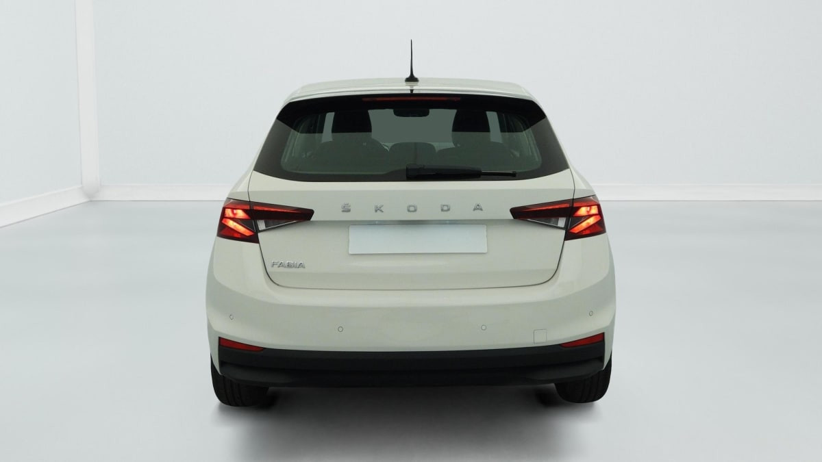 Vente en ligne Skoda Fabia 1.0 TSI 95 CH BVM5 AMBITION au prix de 14 610 €