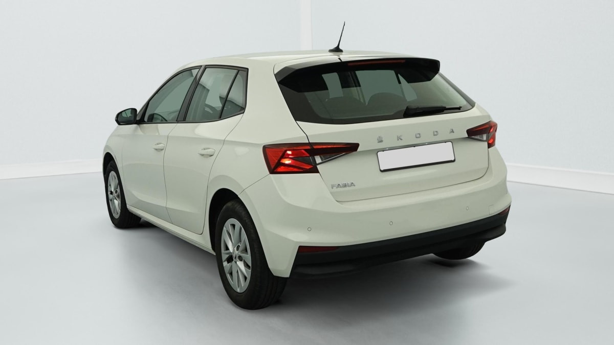 Vente en ligne Skoda Fabia 1.0 TSI 95 CH BVM5 AMBITION au prix de 14 610 €