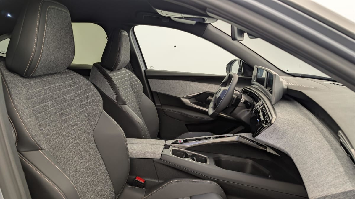Vente en ligne Peugeot 3008 Hybrid 145 e-DCS6 Allure au prix de 26 450 €
