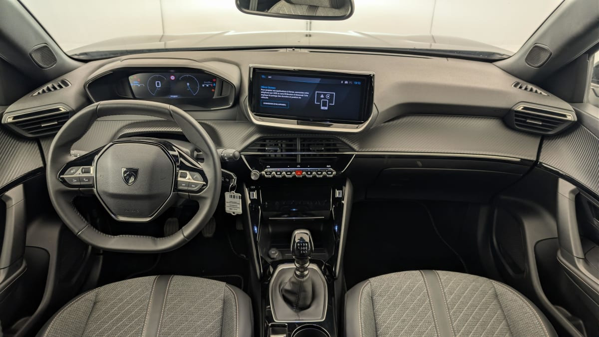 Vente en ligne Peugeot 2008 PureTech 100 S S BVM6 Allure au prix de 17 180 €