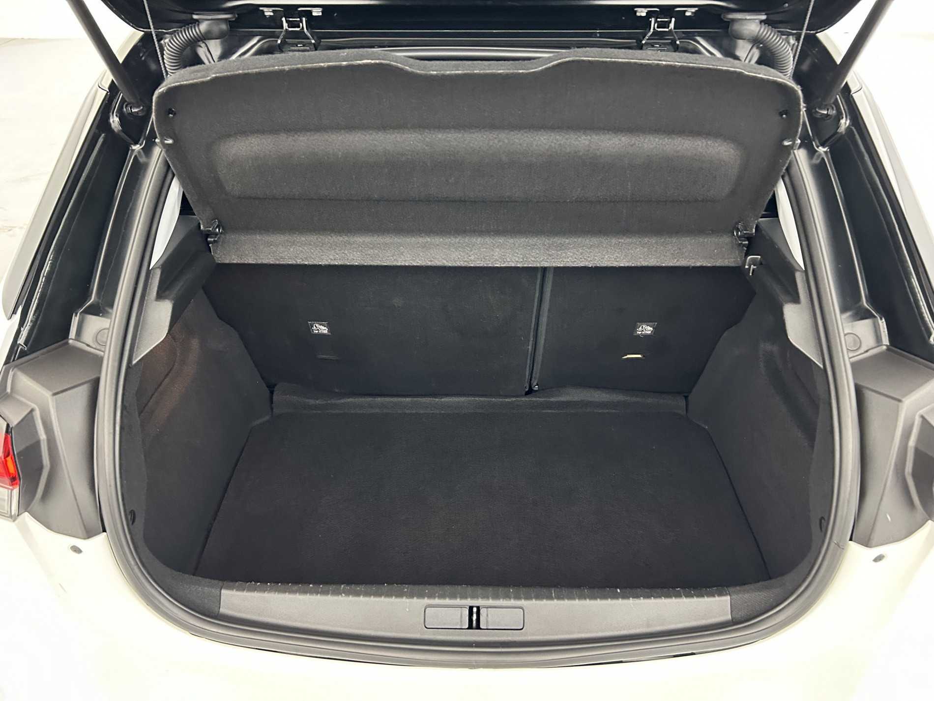 Vente en ligne Opel Corsa 1.2 75ch Design & Tech Suréquipée au prix de 10 490 €