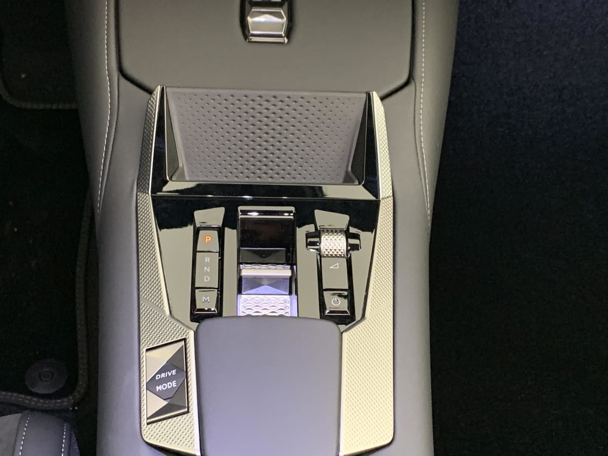 Vente en ligne Ds DS4 Hybride 145 e-DCT6 Etoile - Alcantara au prix de 33 420 €
