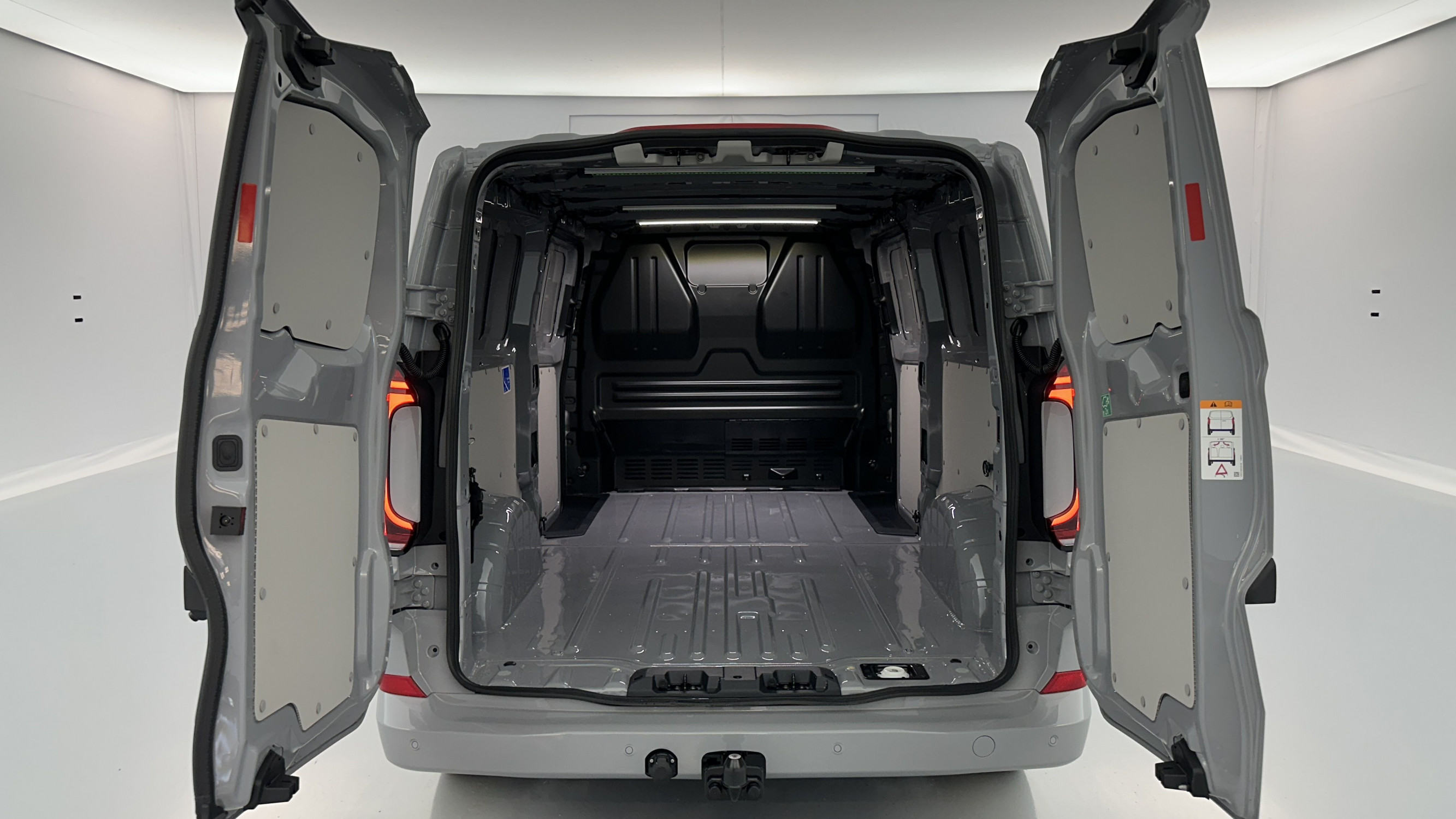 Vente en ligne Volkswagen Transporter TRANSPORTER T7 L2H1 2.0 TDI 150ch Business BVA8 au prix de 47 940 €