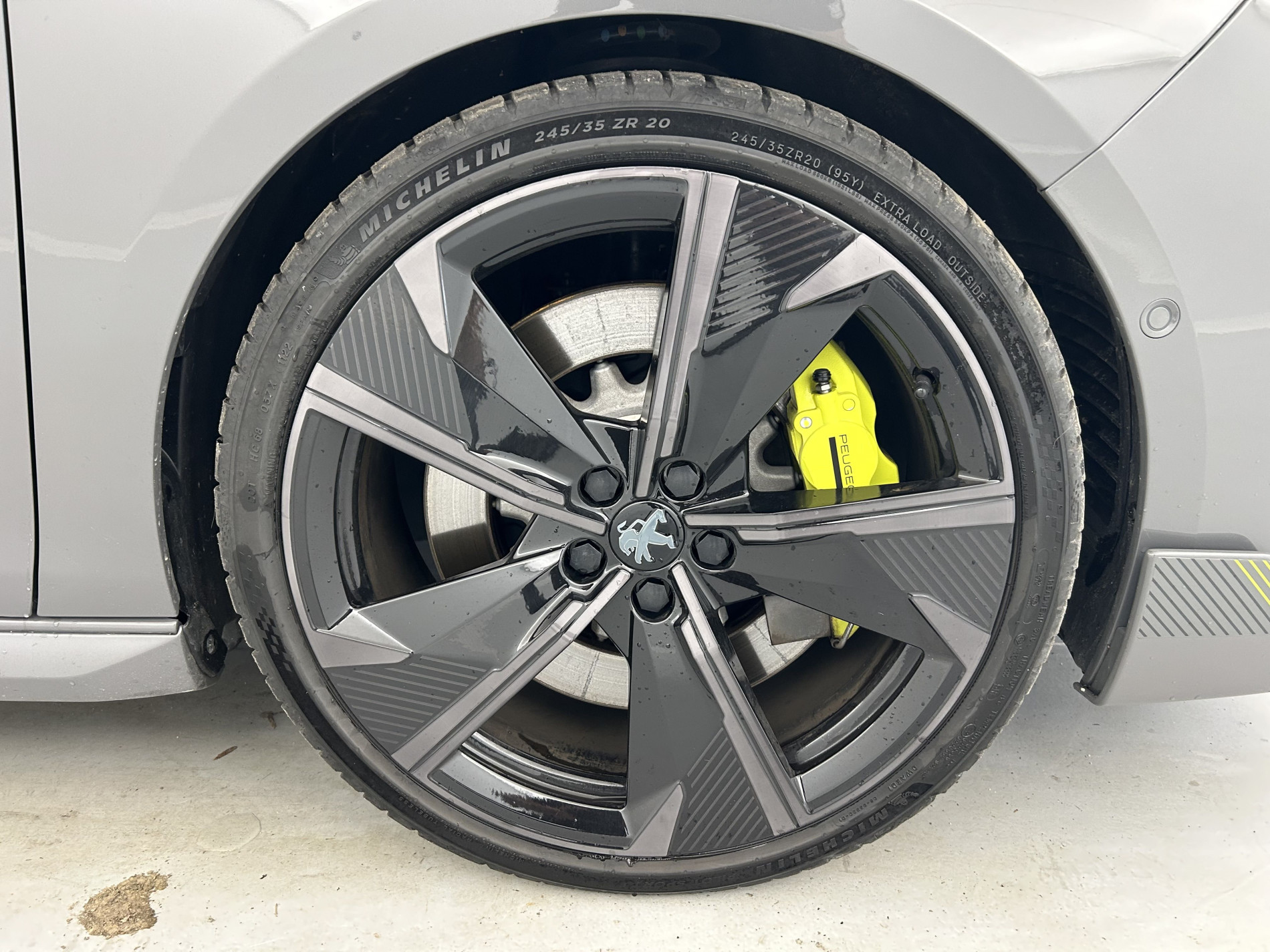 Vente en ligne Peugeot 508 HYBRID4 360ch e-EAT8 PEUGEOT SPORT ENGINEERED au prix de 30 990 €