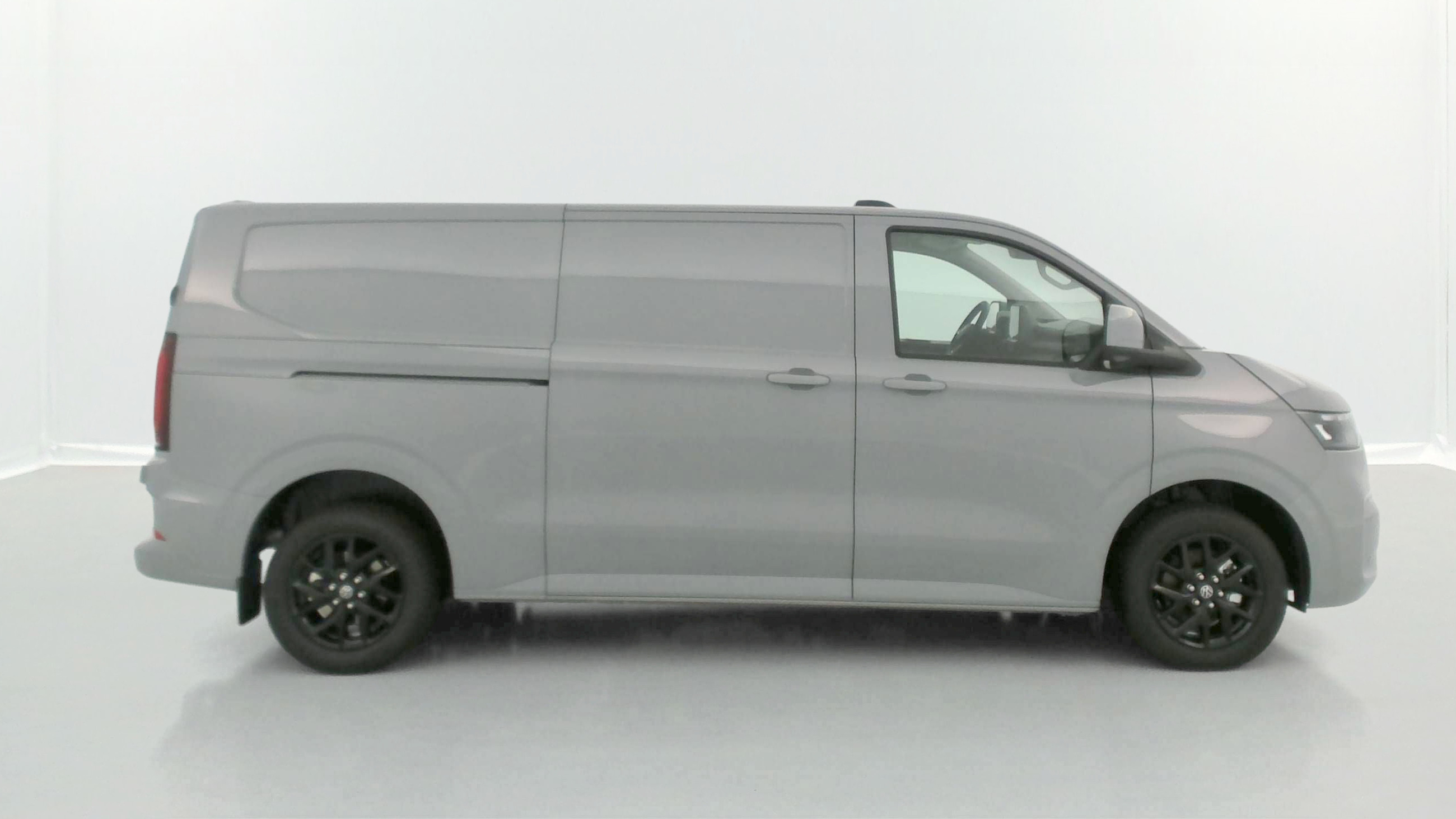 Vente en ligne Volkswagen Transporter TRANSPORTER T7 L2H1 2.0 TDI 150ch Business BVA8 au prix de 47 940 €