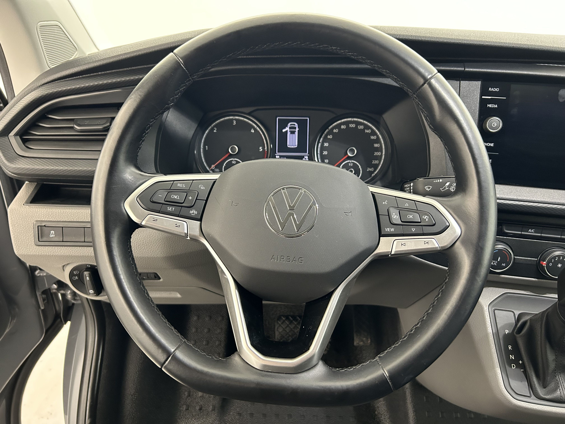 Vente en ligne Volkswagen Transporter 2.8T L1H1 2.0 TDI 150ch Business DSG7 + Caméra de recul + GPS au prix de 34 990 €