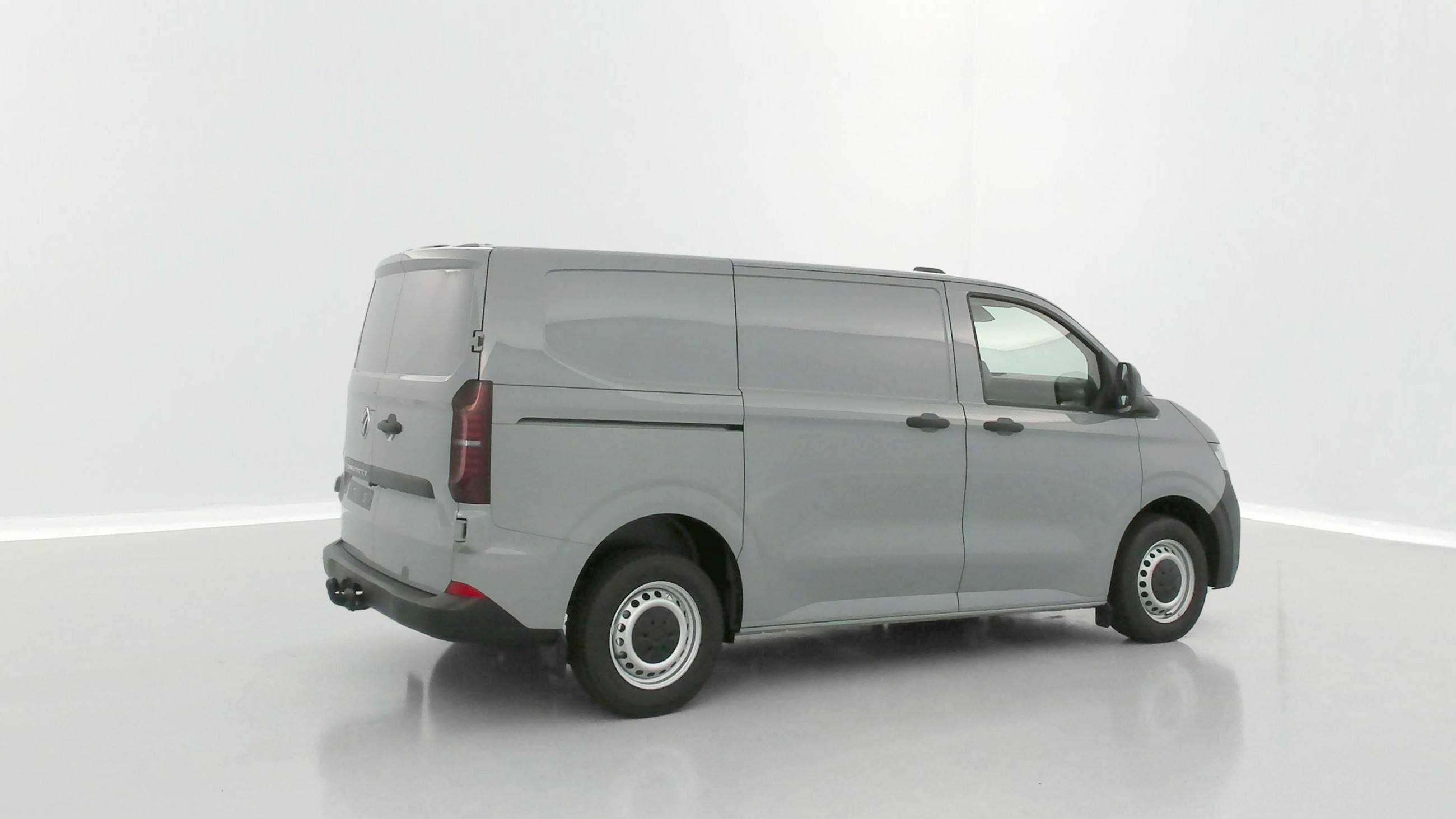 Vente en ligne Volkswagen Transporter TRANSPORTER T7 Van L1 2.0 TDI 150ch Business BVA8 au prix de 40 980 €