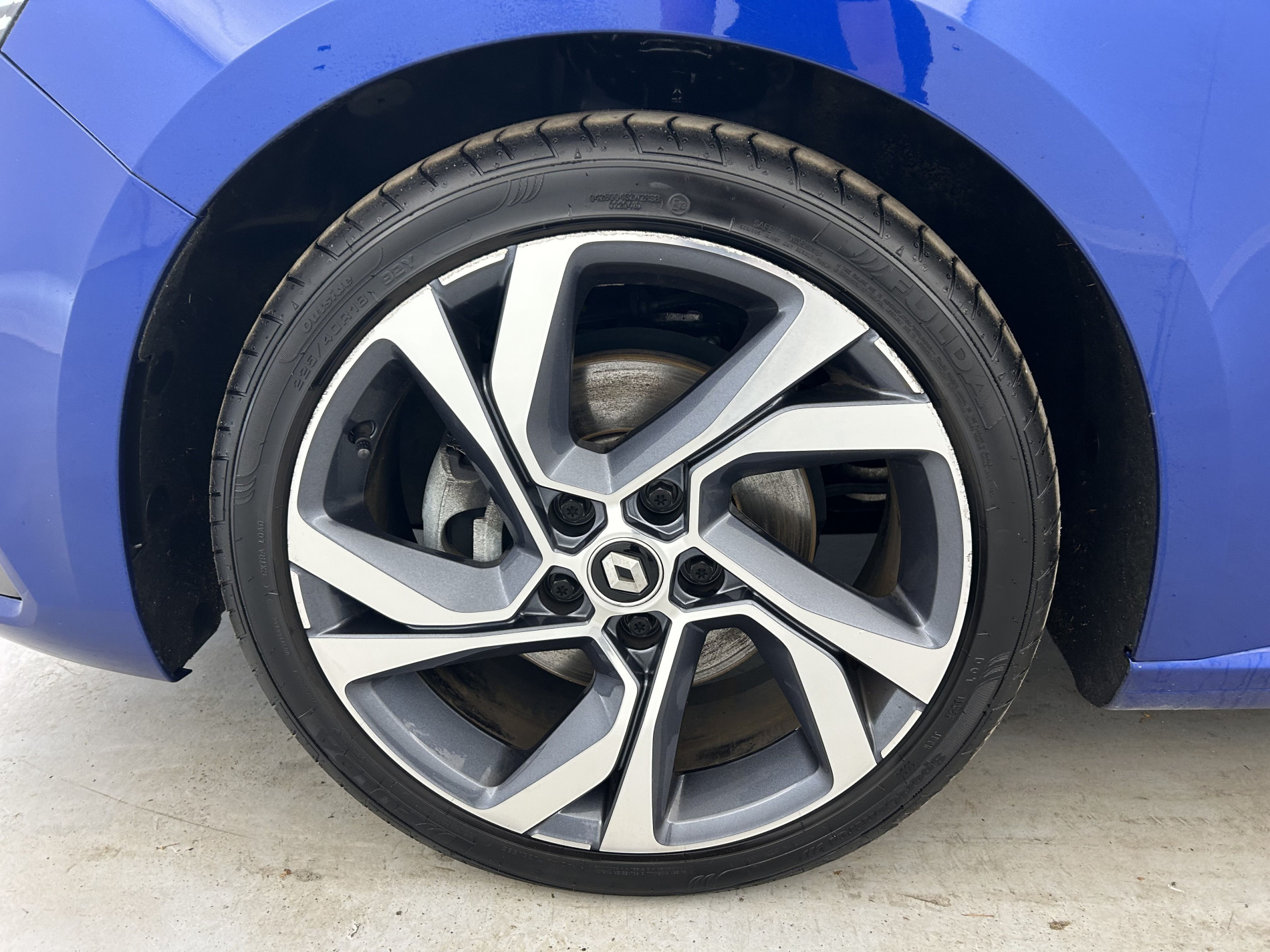 Vente en ligne Renault Megane 1.6 E-Tech Plug-in 160ch RS Line Suréquipée au prix de 18 990 €