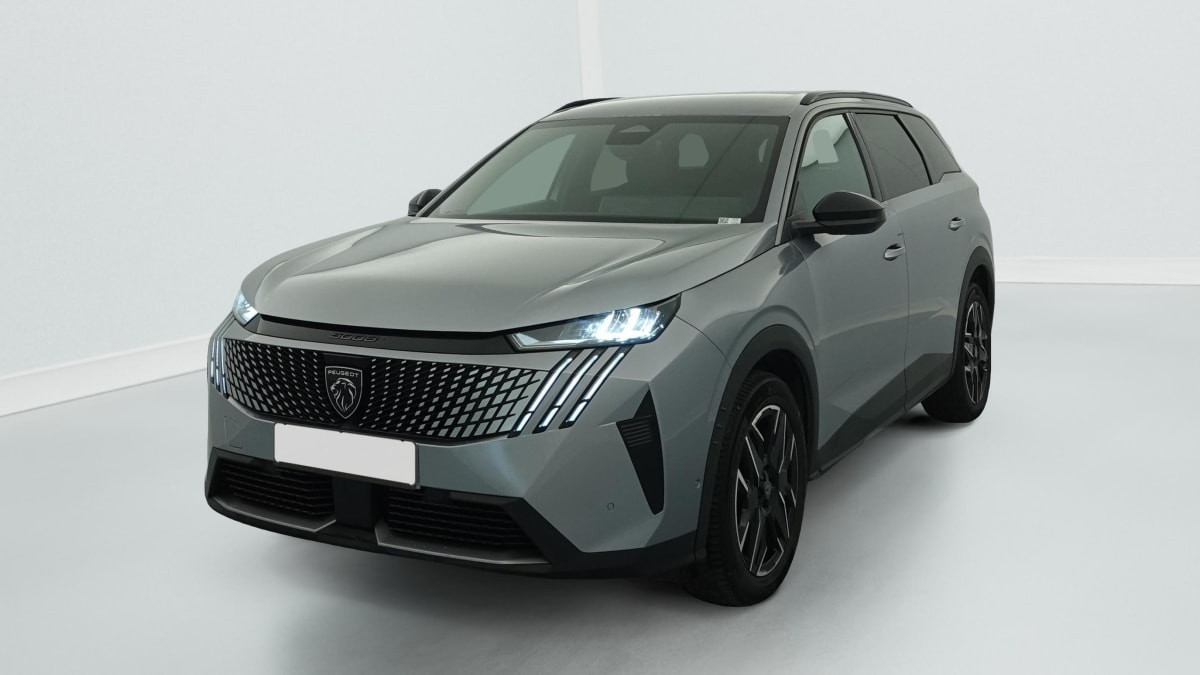 Peugeot 5008 HYBRID 145 CH E-DCS6 ALLURE occasion de 2025 en vente à Rennes