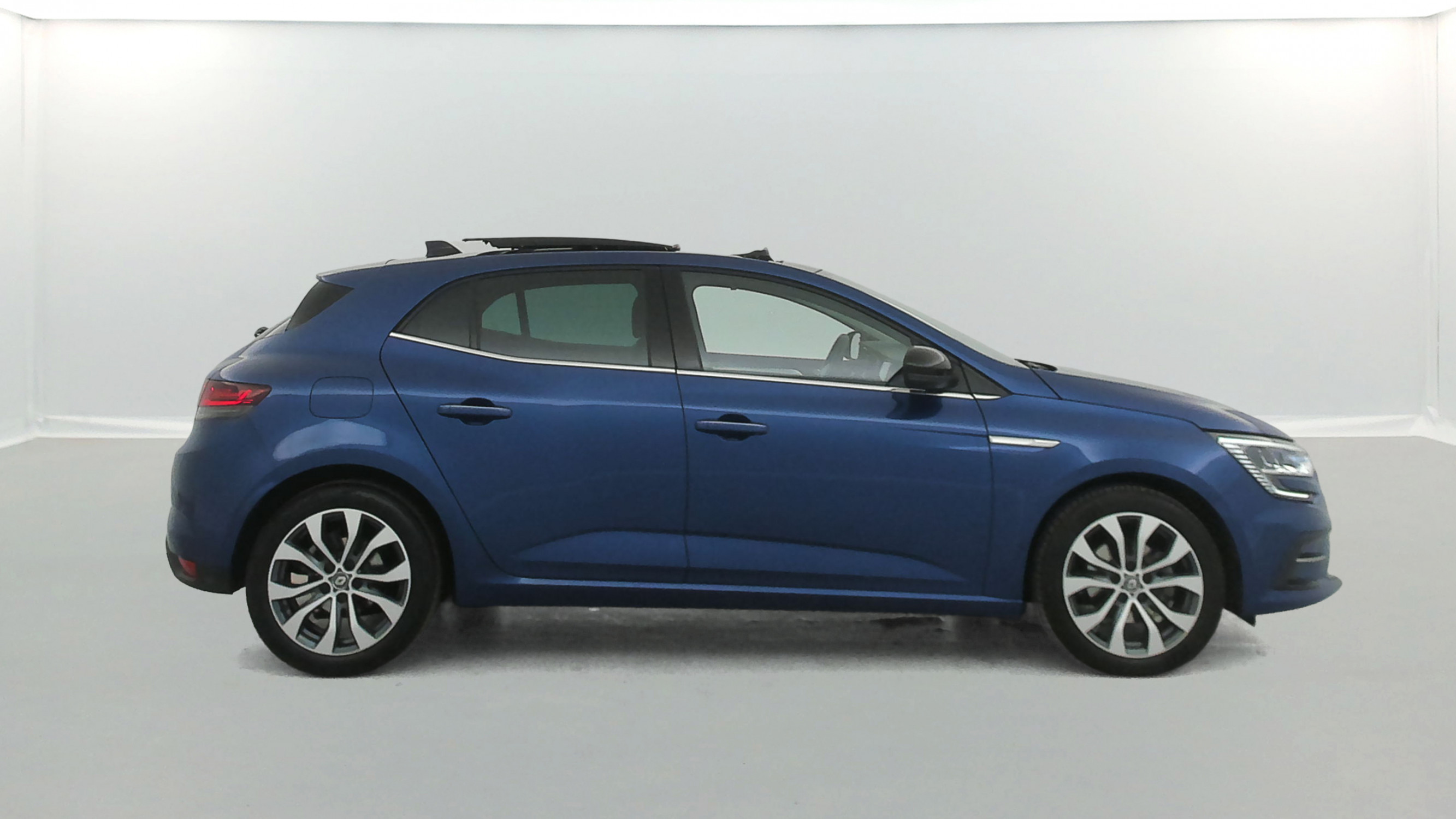 Vente en ligne Renault Megane 1.5 Blue dCi 115ch Techno EDC + Toit ouvrant au prix de 19 790 €