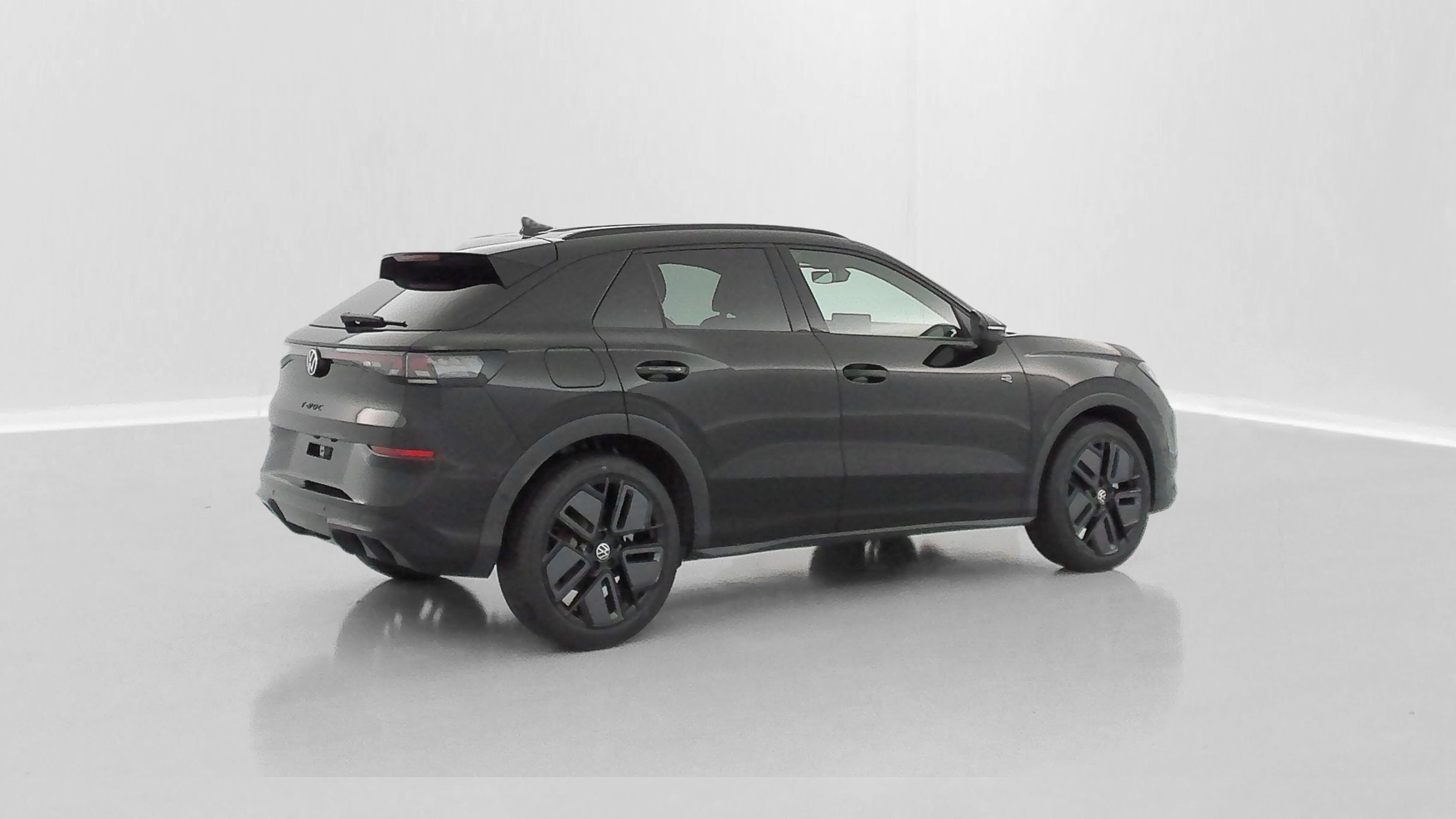 Vente en ligne Volkswagen T-Roc T-ROC 1.5 eTSI EVO2 Hybrid 150ch R-Line DSG7 au prix de 37 700 €