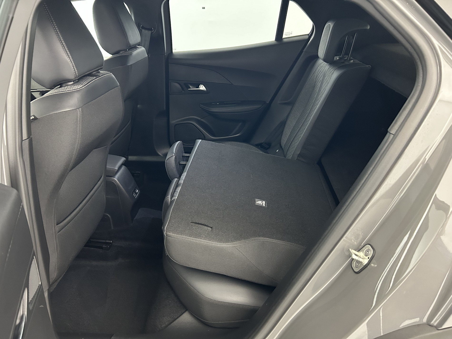 Vente en ligne Peugeot 2008 1.2 PureTech 100ch Allure + Caméra de recul + GPS au prix de 15 980 €