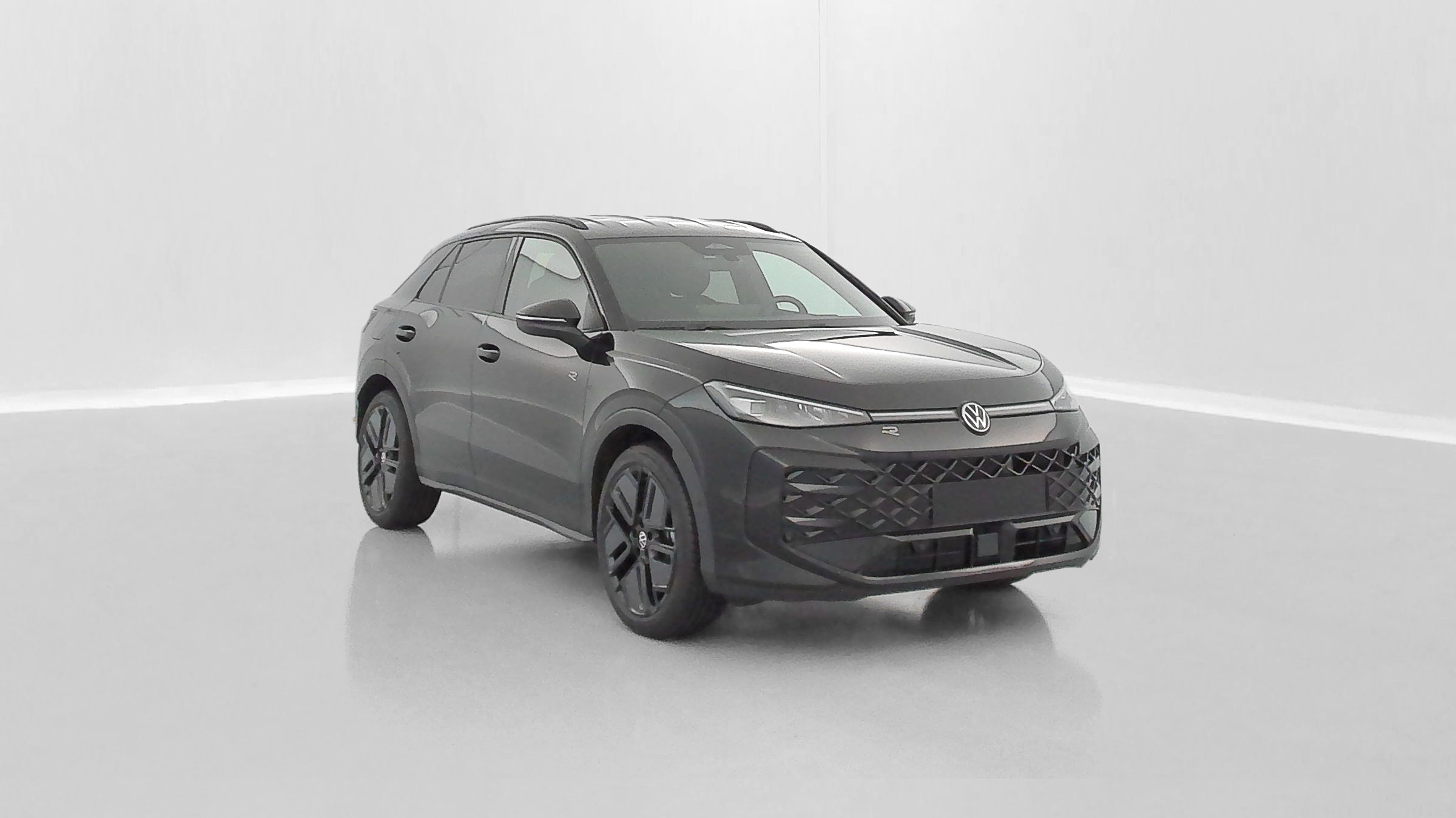 Vente en ligne Volkswagen T-Roc T-ROC 1.5 eTSI EVO2 Hybrid 150ch R-Line DSG7 au prix de 37 700 €