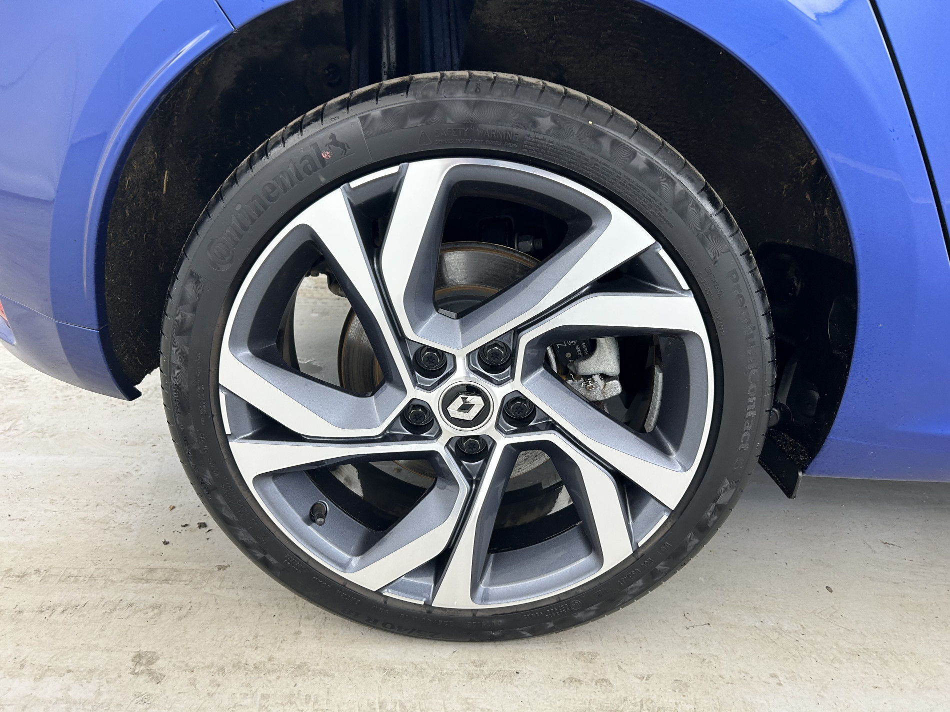 Vente en ligne Renault Megane 1.6 E-Tech Plug-in 160ch RS Line Suréquipée au prix de 18 990 €