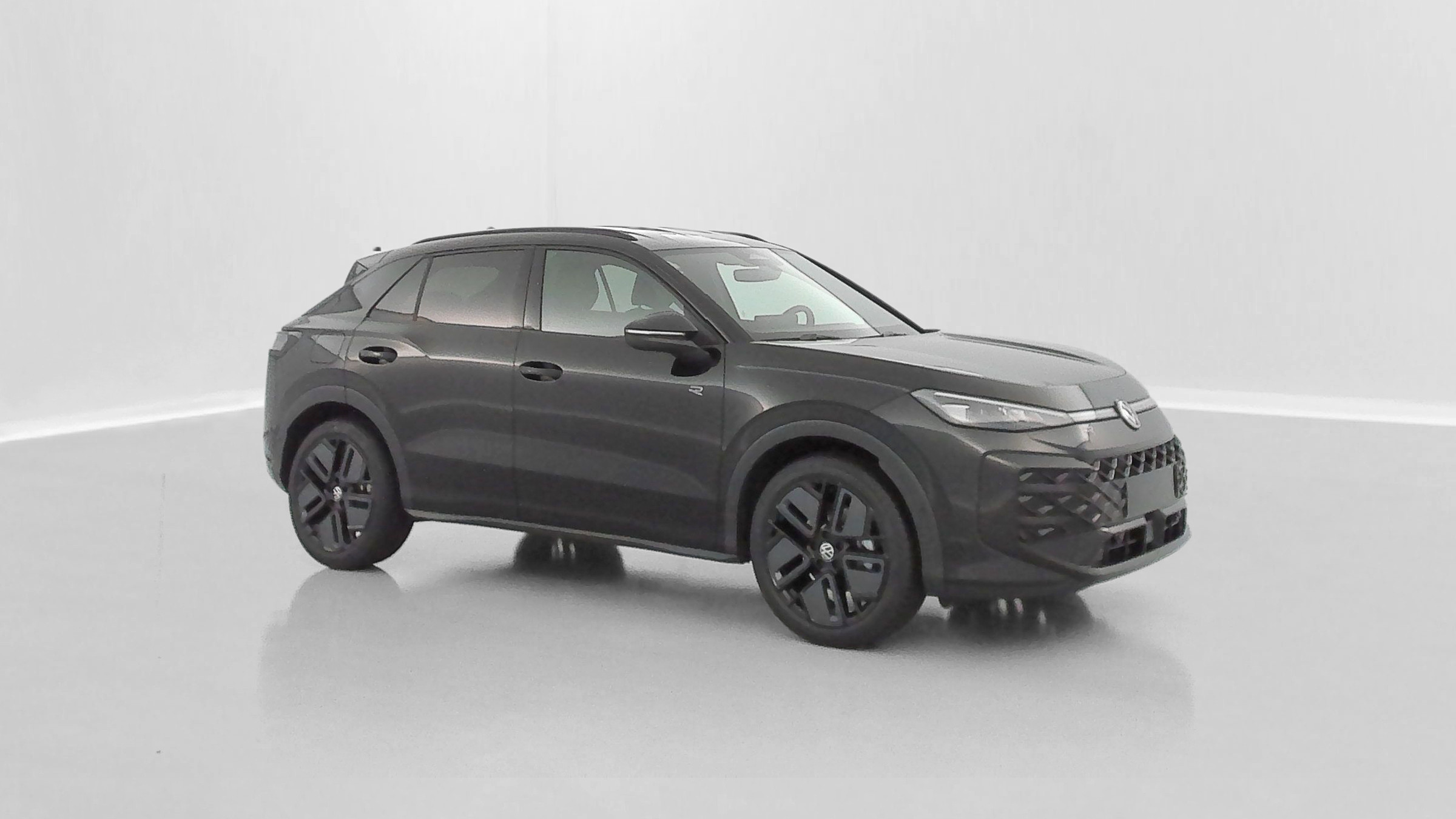 Vente en ligne Volkswagen T-Roc T-ROC 1.5 eTSI EVO2 Hybrid 150ch R-Line DSG7 au prix de 37 700 €