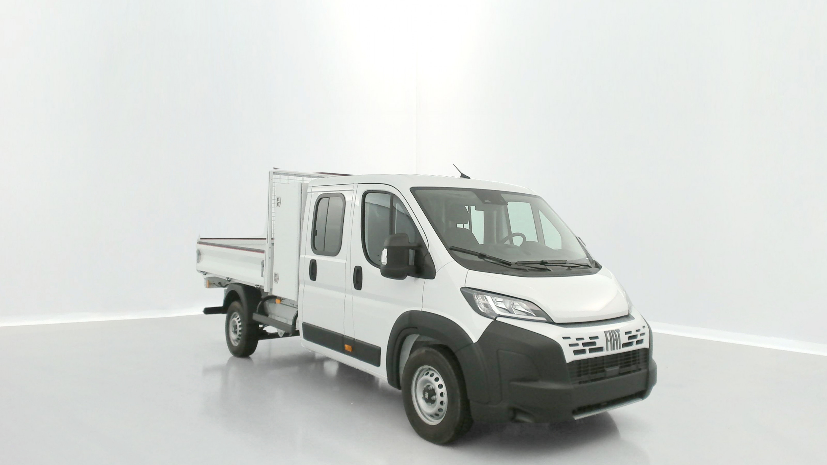 Vente en ligne Fiat Ducato Fourgon DUCATO CA L4 3.5t Maxi 2.2 180ch Heavy Duty Benne Aluminium + Coffre JPM au prix de 42 200 €