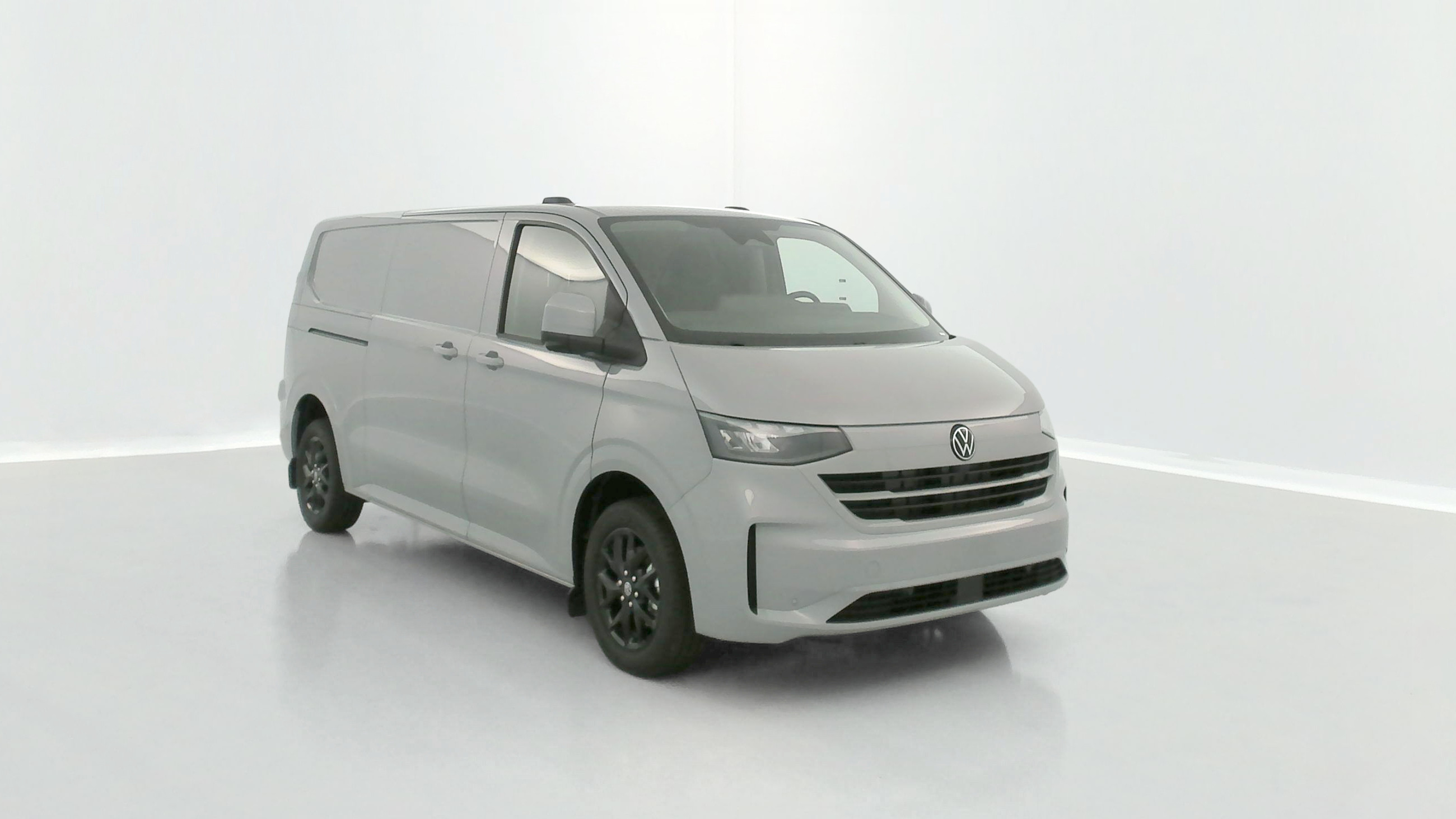 Vente en ligne Volkswagen Transporter TRANSPORTER T7 L2H1 2.0 TDI 150ch Business BVA8 au prix de 47 580 €