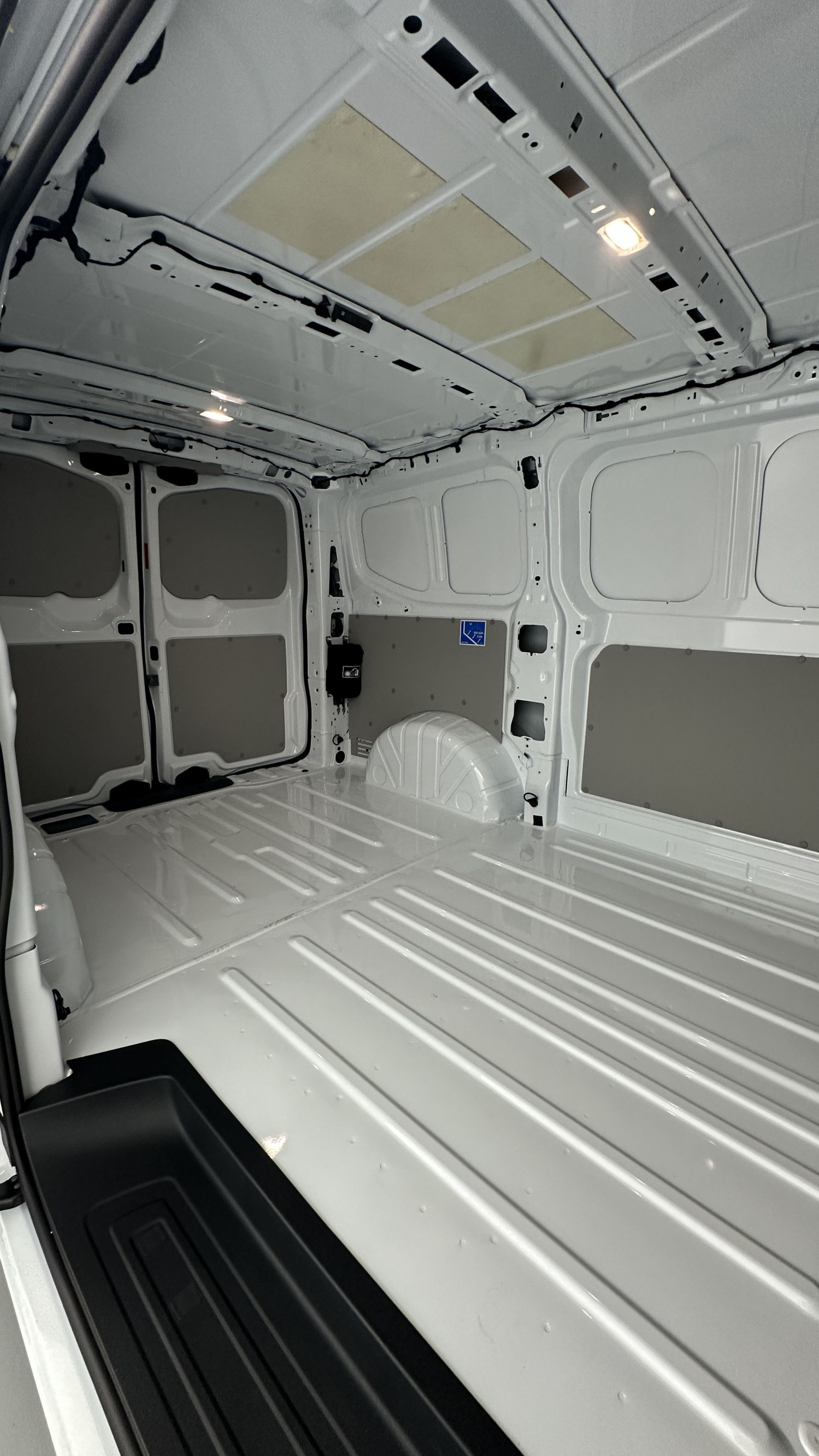 Vente en ligne Volkswagen Transporter TRANSPORTER T7 Van L1 2.0 TDI 150ch Business BVA8 au prix de 40 980 €