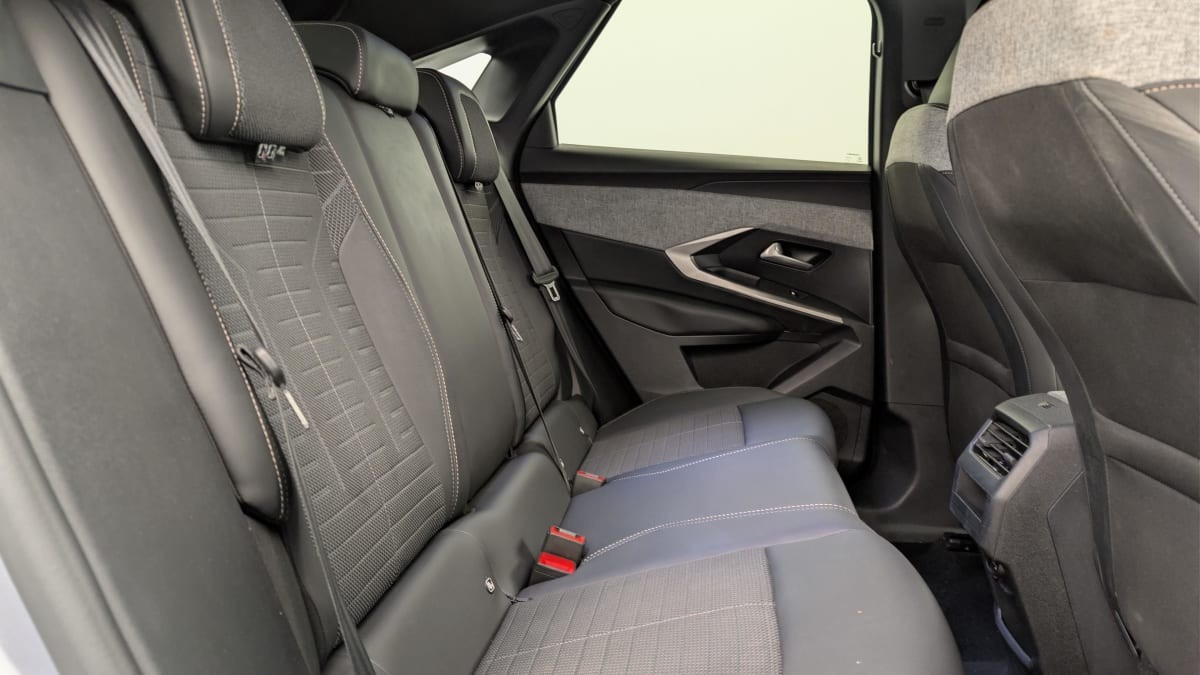 Vente en ligne Peugeot 3008 Hybrid 136 e-DCS6 Allure au prix de 26 040 €