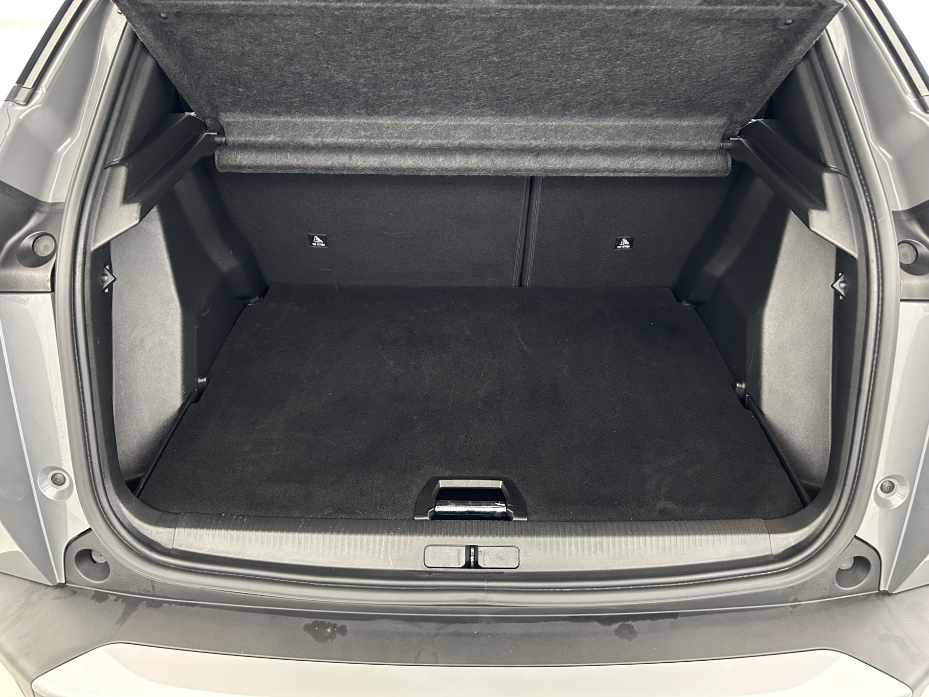 Vente en ligne Peugeot 2008 1.2 PureTech 100ch Allure + Caméra de recul + GPS au prix de 15 980 €
