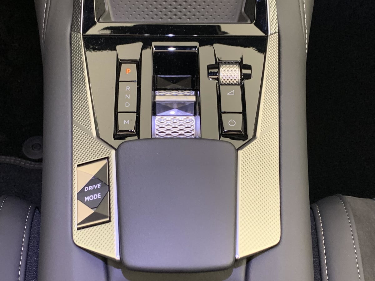 Vente en ligne Ds DS4 Hybride 145 e-DCT6 Etoile - Alcantara au prix de 32 430 €