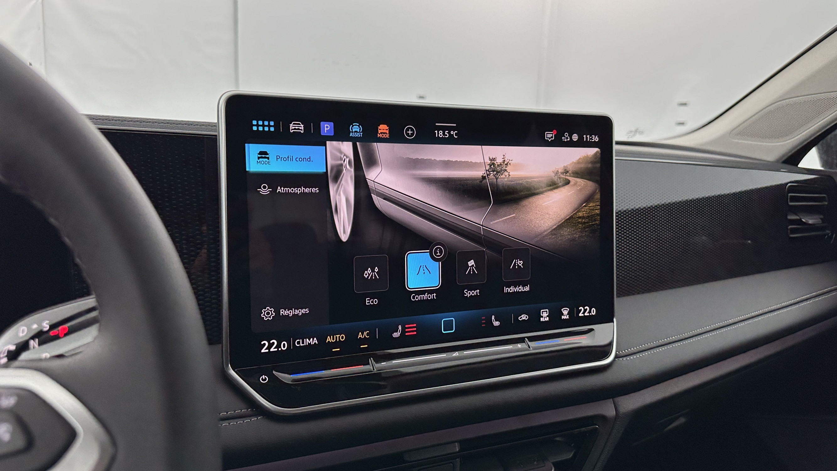 Vente en ligne Volkswagen Tiguan TIGUAN III 1.5 eTSI 150ch Life Plus DSG7 au prix de 38 510 €