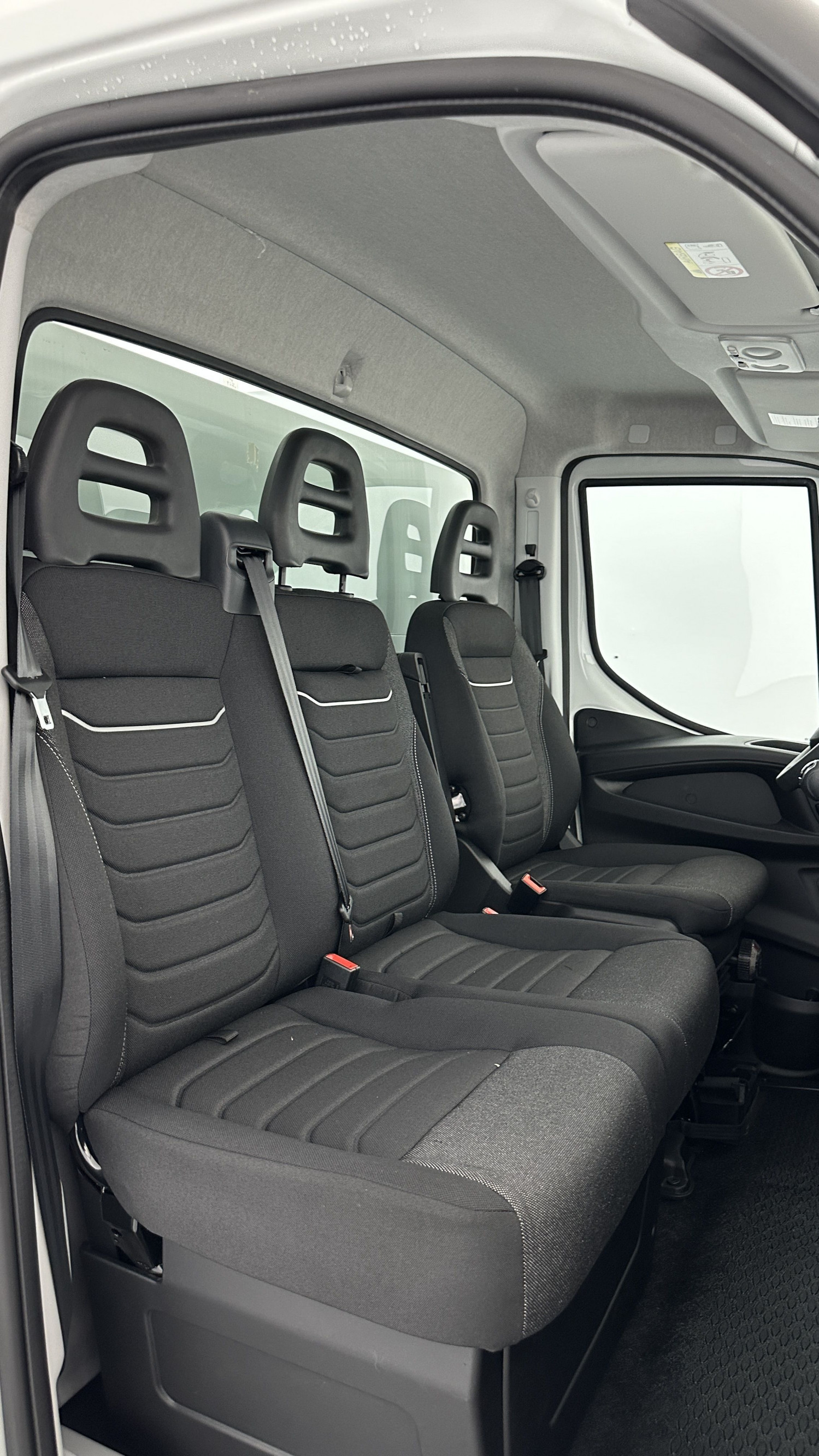 Vente en ligne Iveco Daily DAILY 35C16H 3.0 160ch 3750 QUAD-TOR Benne + Coffre au prix de 55 880 €