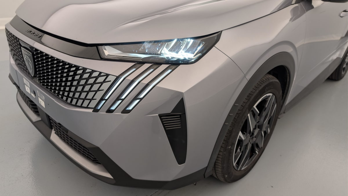 Vente en ligne Peugeot 3008 Hybrid 136 e-DCS6 Allure au prix de 26 040 €